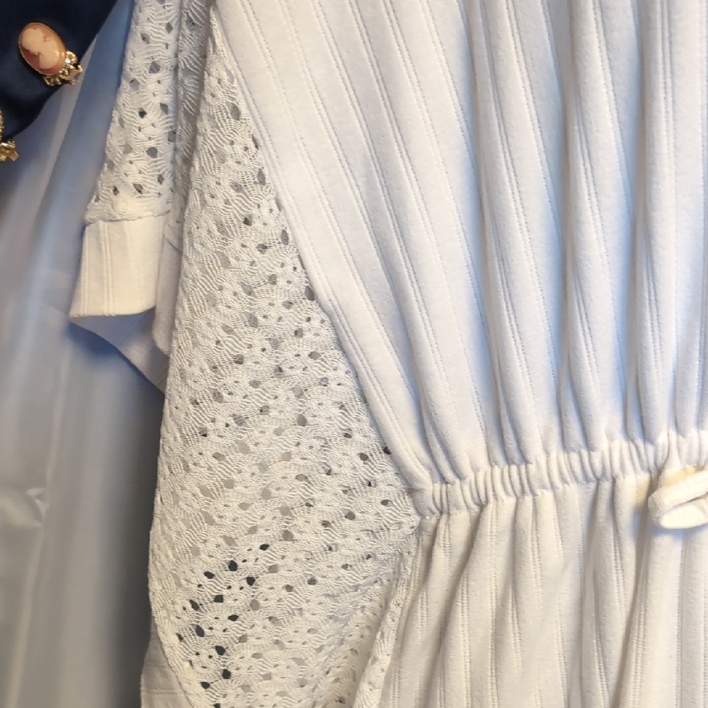 Crochet Kimono Blouse with Tie Waist Details - Picture 4 of 5